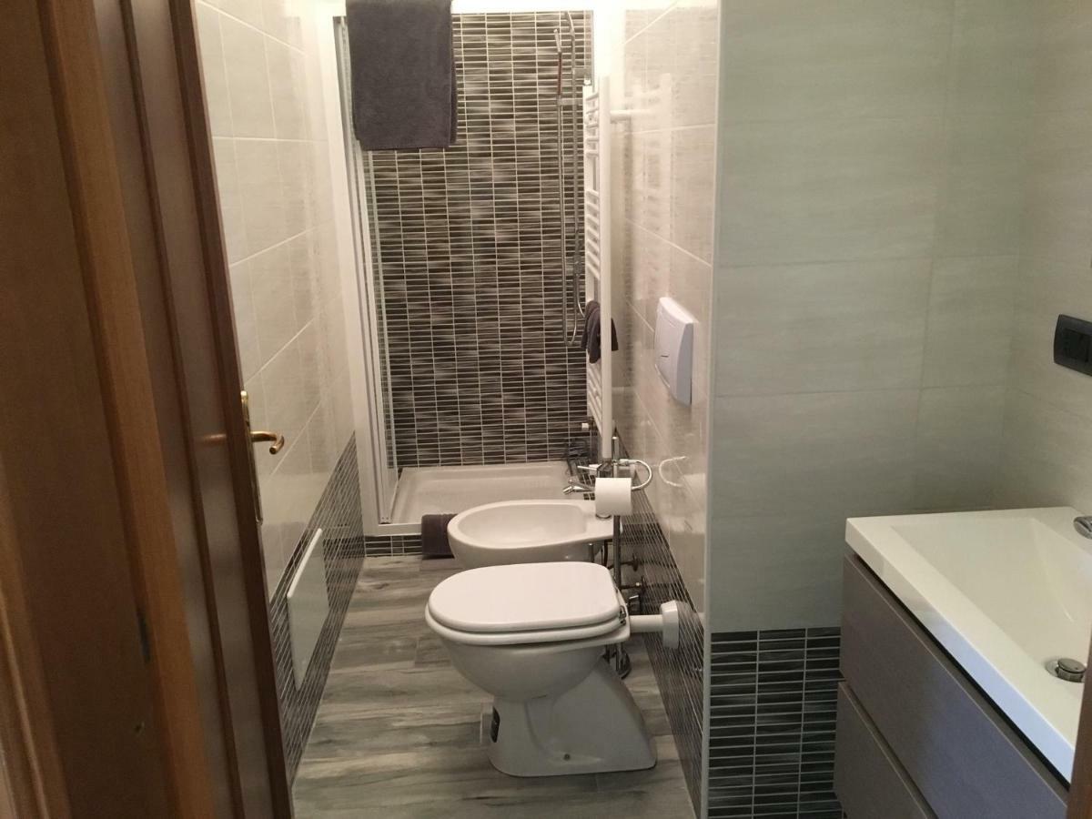 Accogliente Bilocale Apartamento Novara Exterior foto