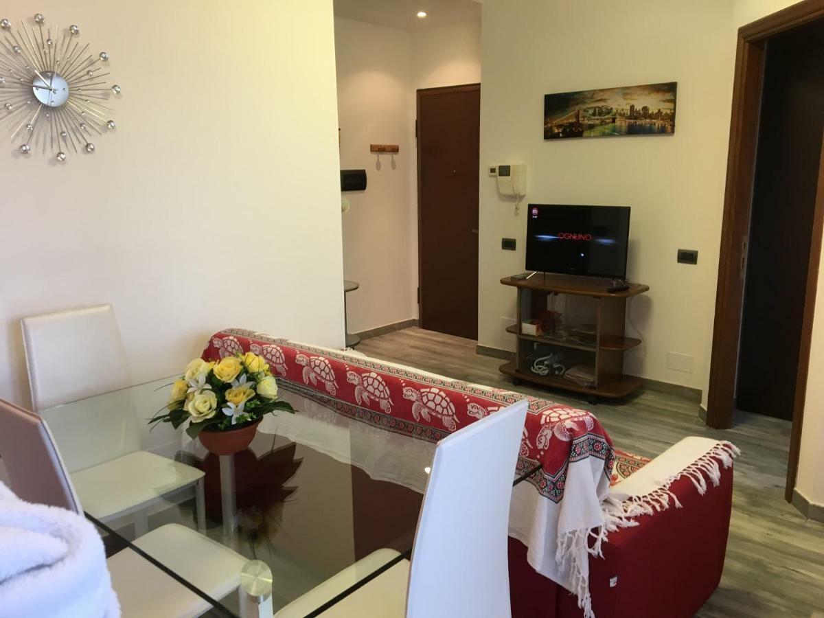 Accogliente Bilocale Apartamento Novara Exterior foto