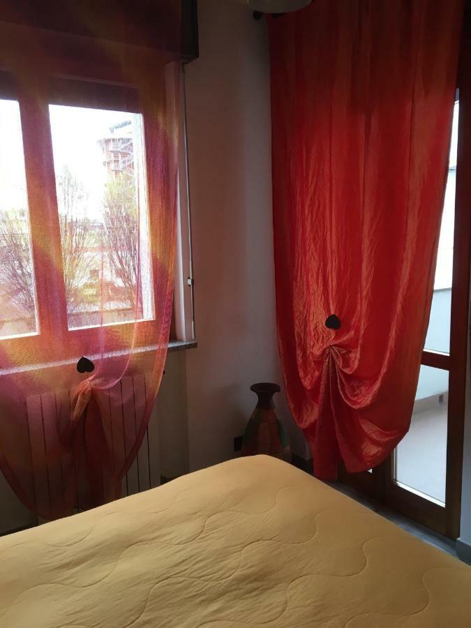 Accogliente Bilocale Apartamento Novara Exterior foto