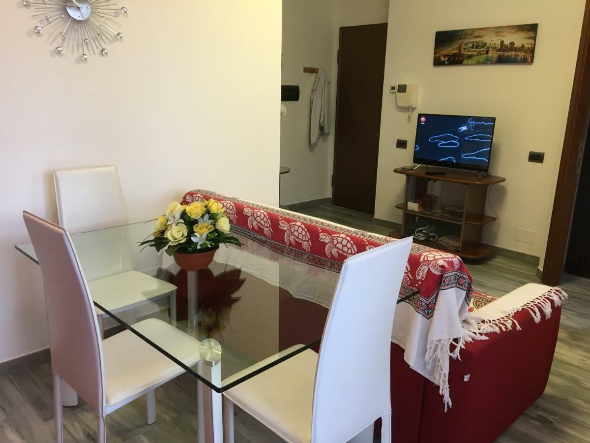Accogliente Bilocale Apartamento Novara Exterior foto