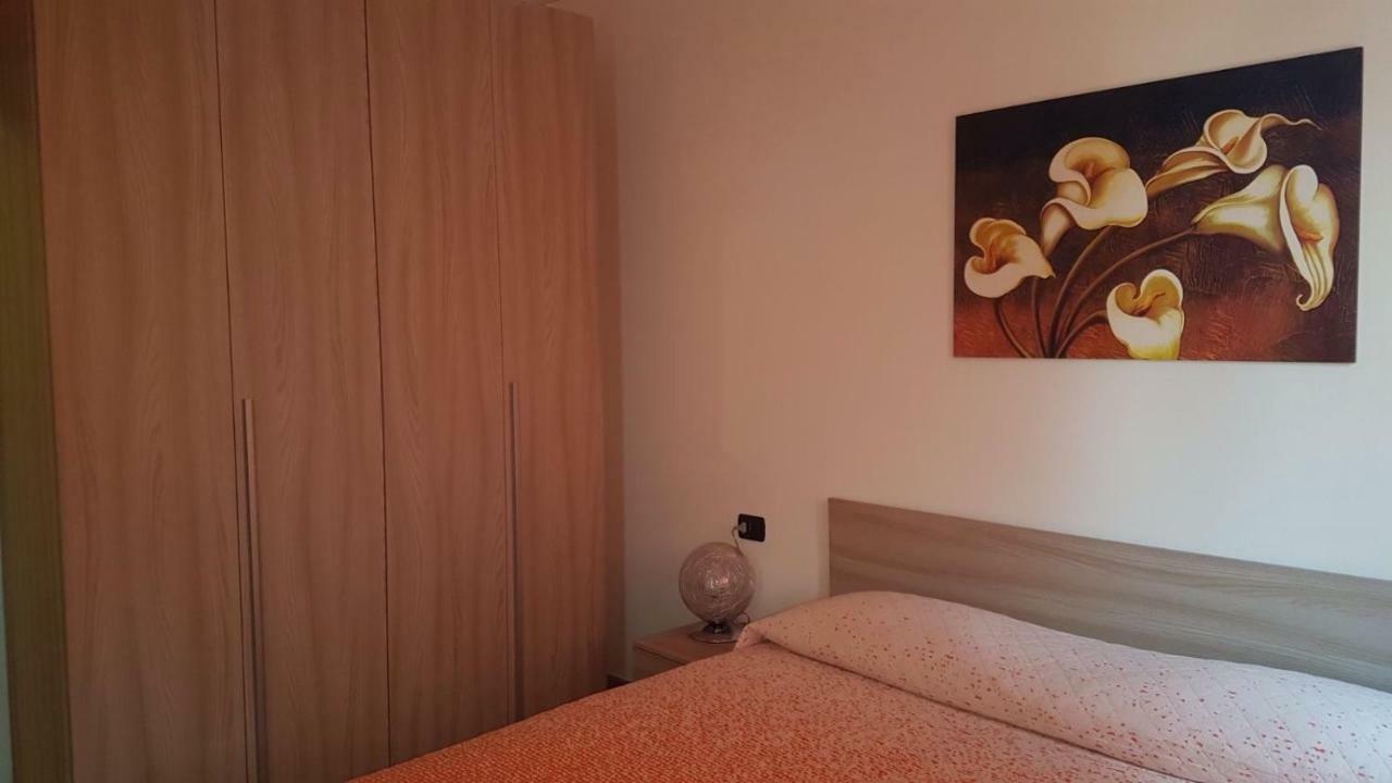 Accogliente Bilocale Apartamento Novara Exterior foto